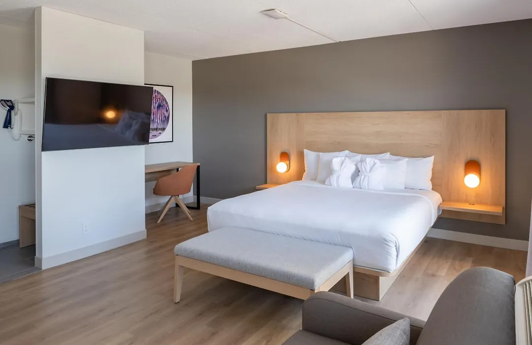 Norwood Hotel-1